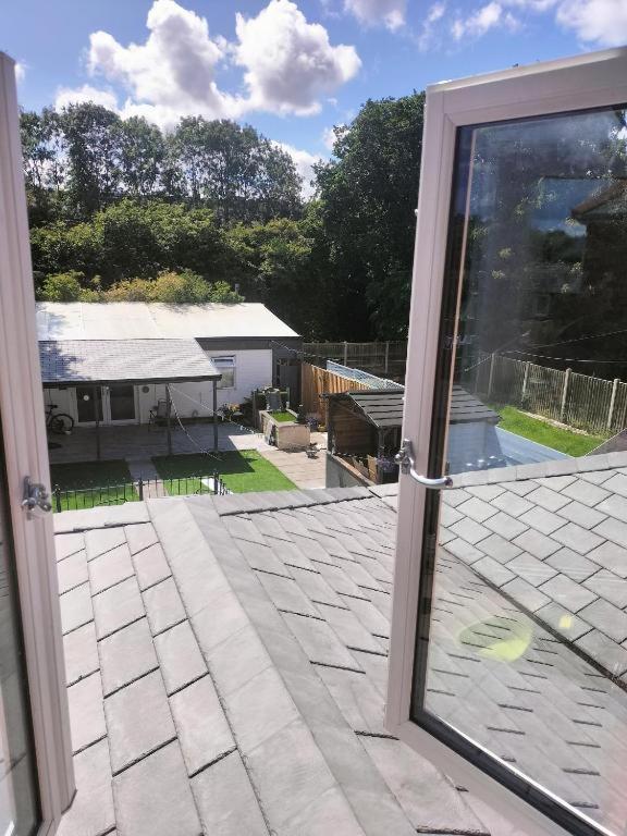 Accomadation Wrexham Exterior photo