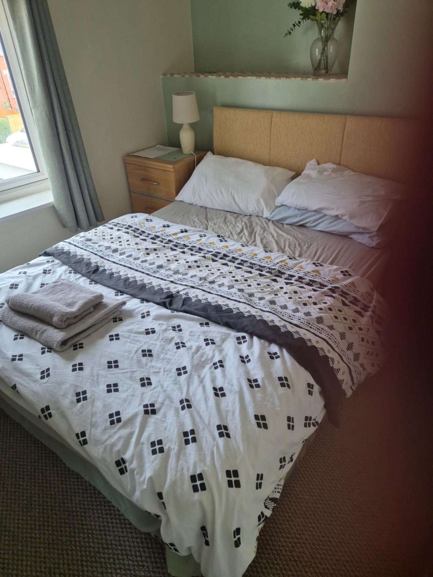 Accomadation Wrexham Exterior photo