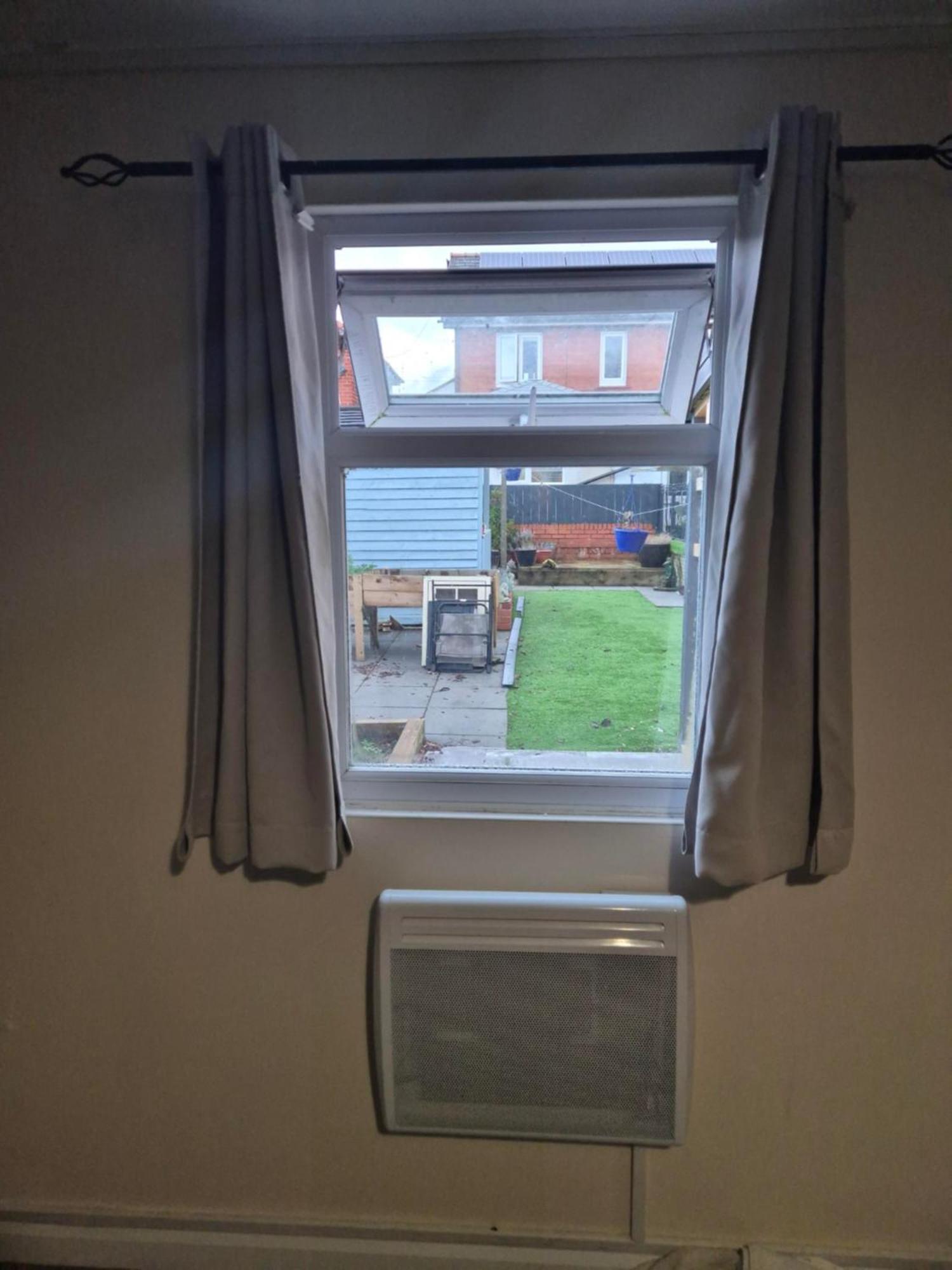 Accomadation Wrexham Exterior photo