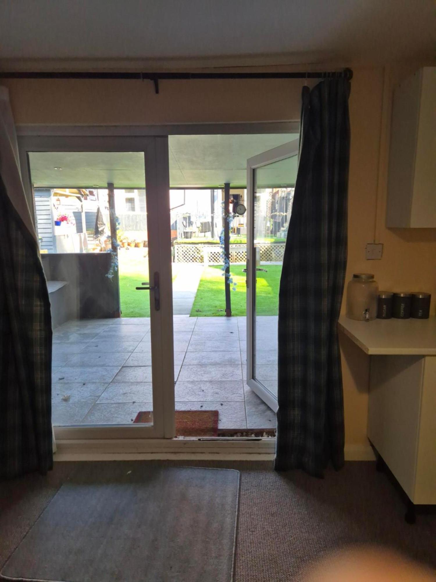 Accomadation Wrexham Exterior photo