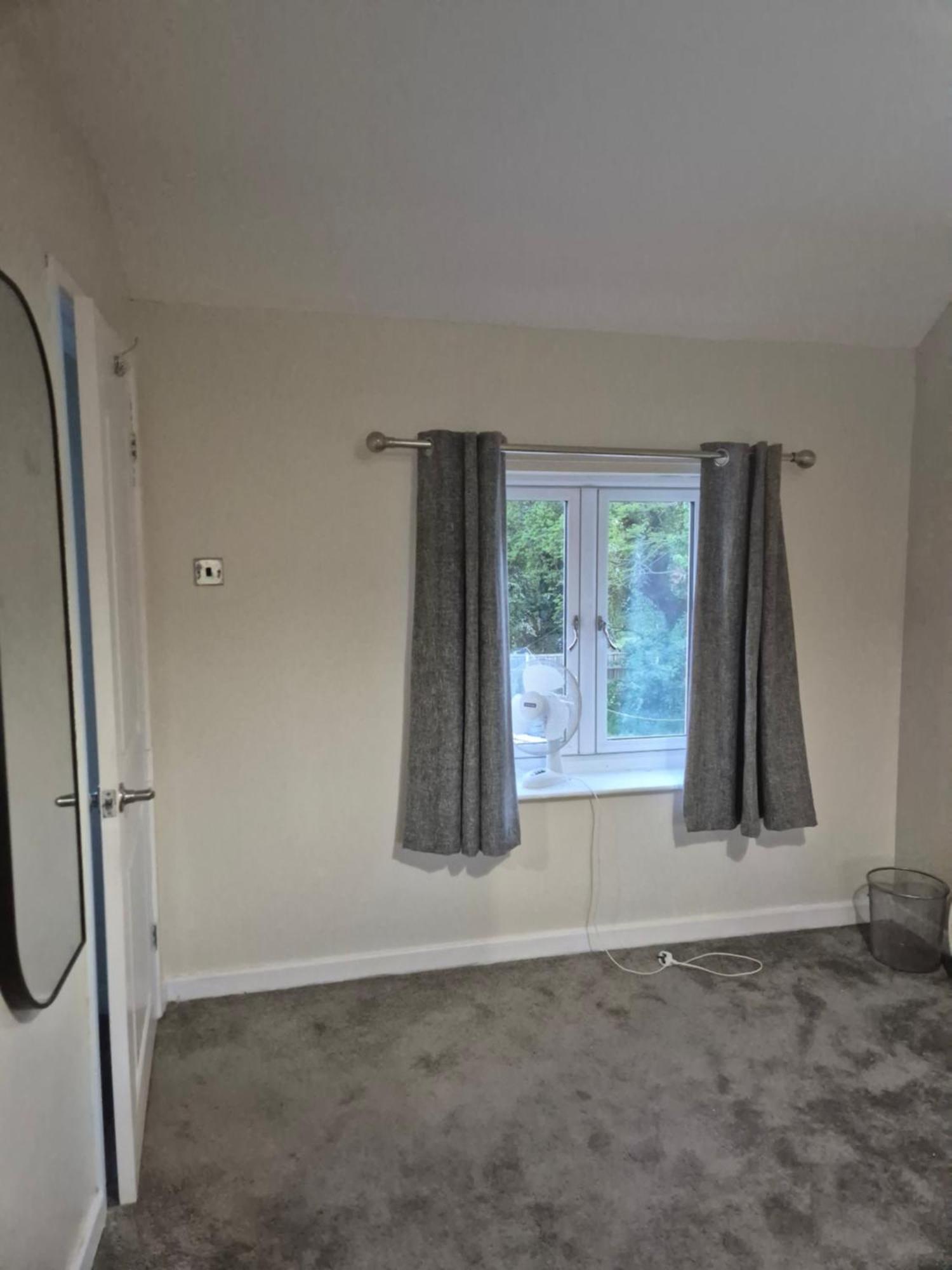 Accomadation Wrexham Exterior photo